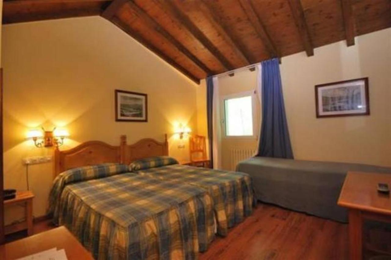 Auseva Hotel Ковадонга Екстериор снимка
