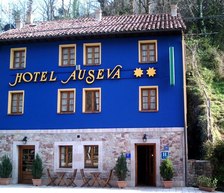 Auseva Hotel Ковадонга Екстериор снимка